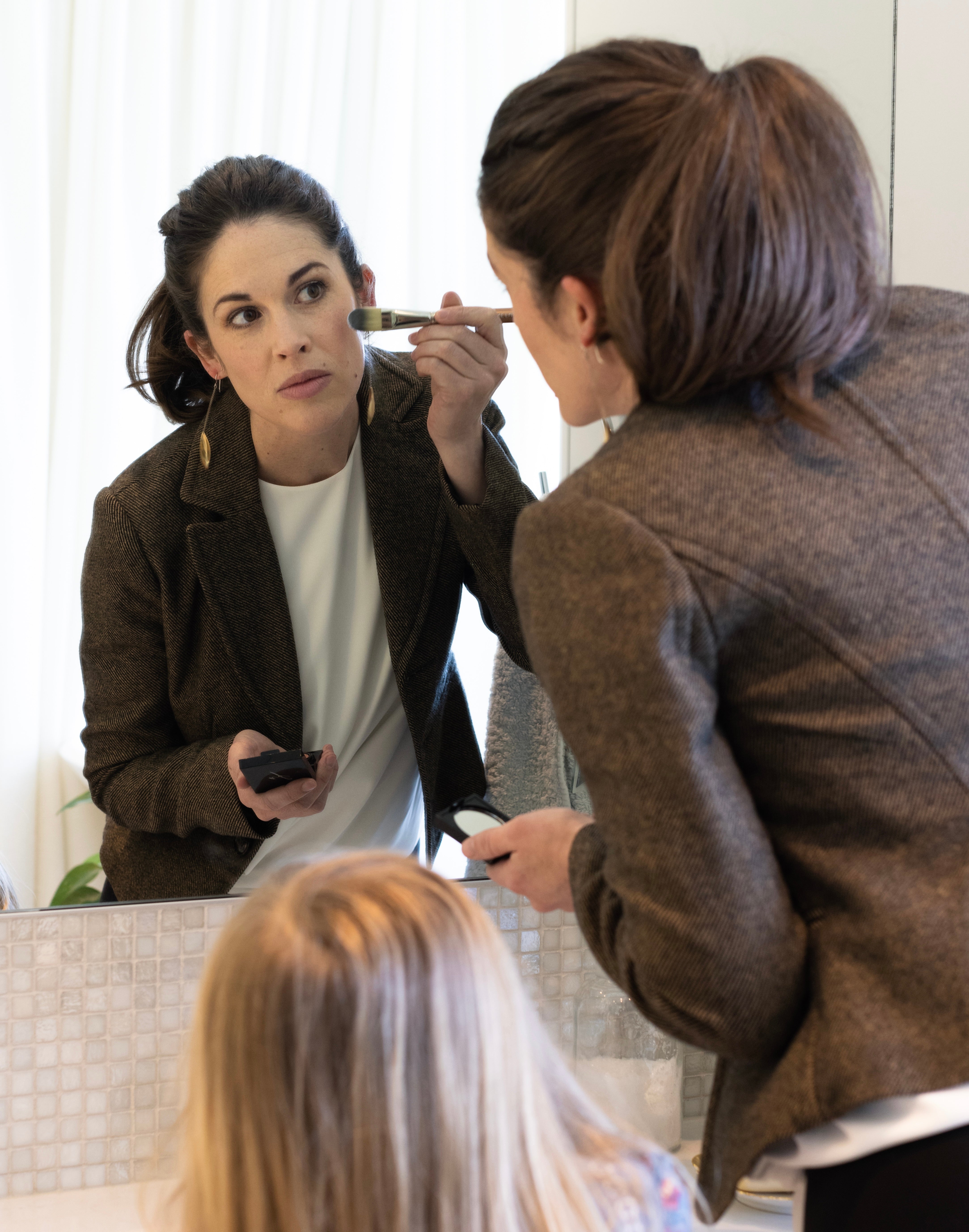 How to Look Polished, Not Overdone: The Subtle Art of Effortless Beauty